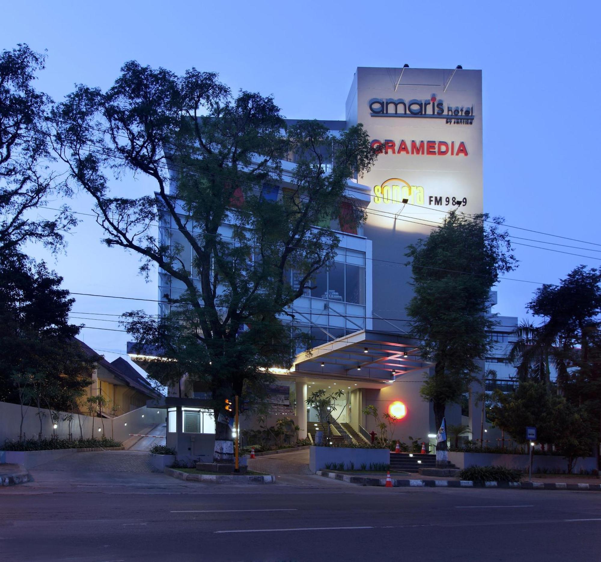 Amaris Hotel Pemuda Semarang Buitenkant foto